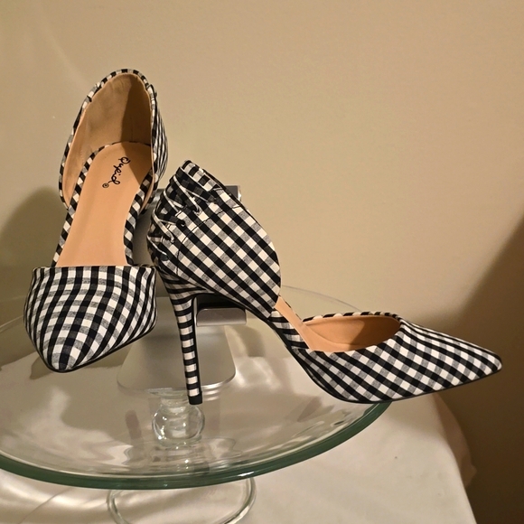 Alessa Black and White Gingham D'Orsay Women's Size 6 1/2 Pumps - Picture 7 of 9